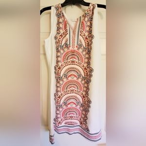 White sleevless dress